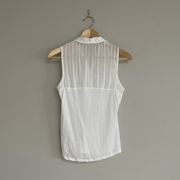 White Sleevless Collared Top - Picture 2 of 4